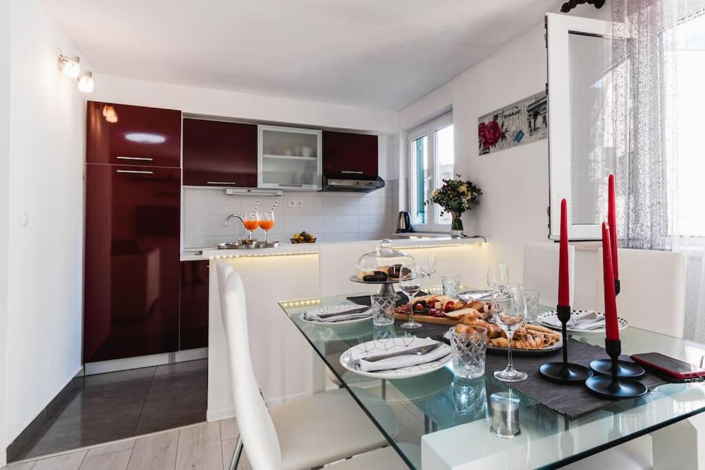 Holiday Home Marina-Renovated House In City Center Rogoznica  Eksteriør billede